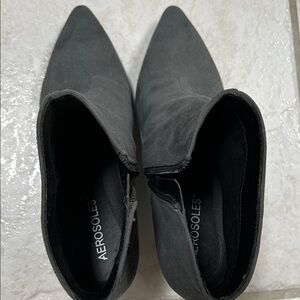 AEROSOLES Women's Charcoal Ankle Booties